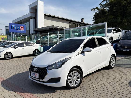 HYUNDAI HB20 1.6 COMFORT PLUS 16V FLEX 4P AUTOMÁTICO HYUNDAI HB20 1.6 COMFORT PLUS 16V FLEX 4P AUTOMÁTICO